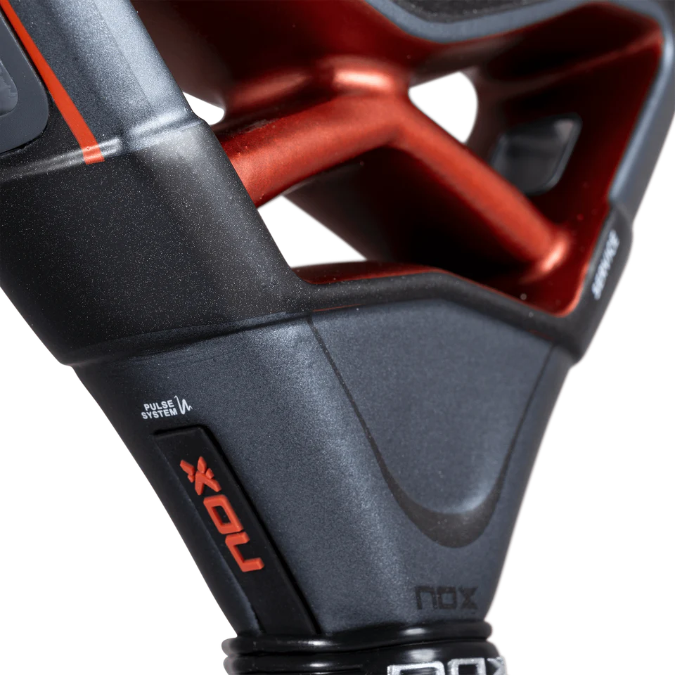 NOX AT10 Genius 18K Alum 2025 Padelracket by Agustín Tapia