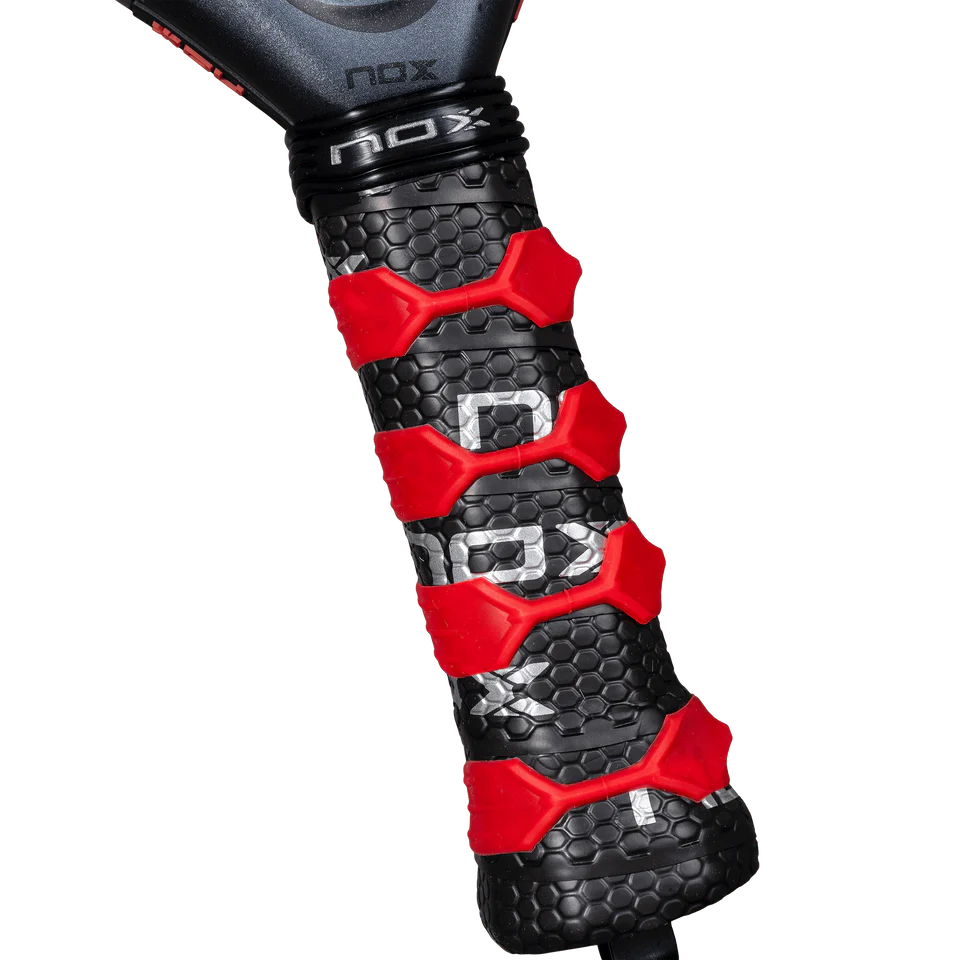 NOX AT10 Genius 18K Alum 2025 Padelracket by Agustín Tapia